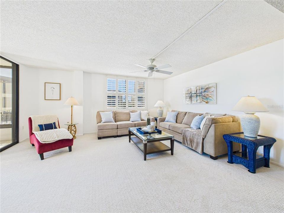 For Sale: $620,000 (2 beds, 2 baths, 1303 Square Feet)