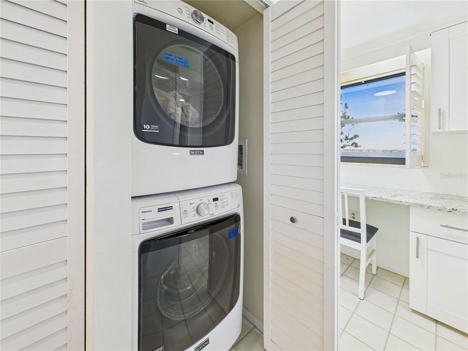 For Sale: $620,000 (2 beds, 2 baths, 1303 Square Feet)