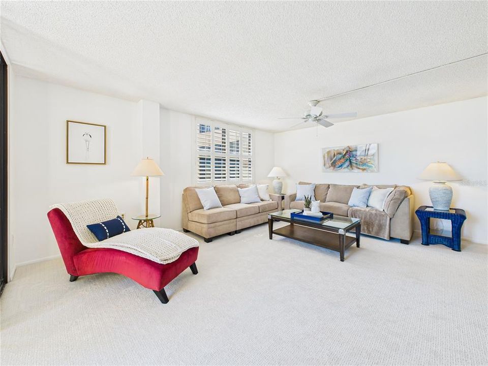 For Sale: $620,000 (2 beds, 2 baths, 1303 Square Feet)