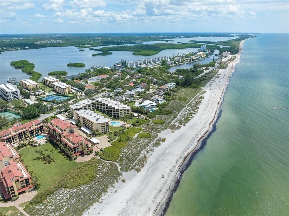 For Sale: $620,000 (2 beds, 2 baths, 1303 Square Feet)