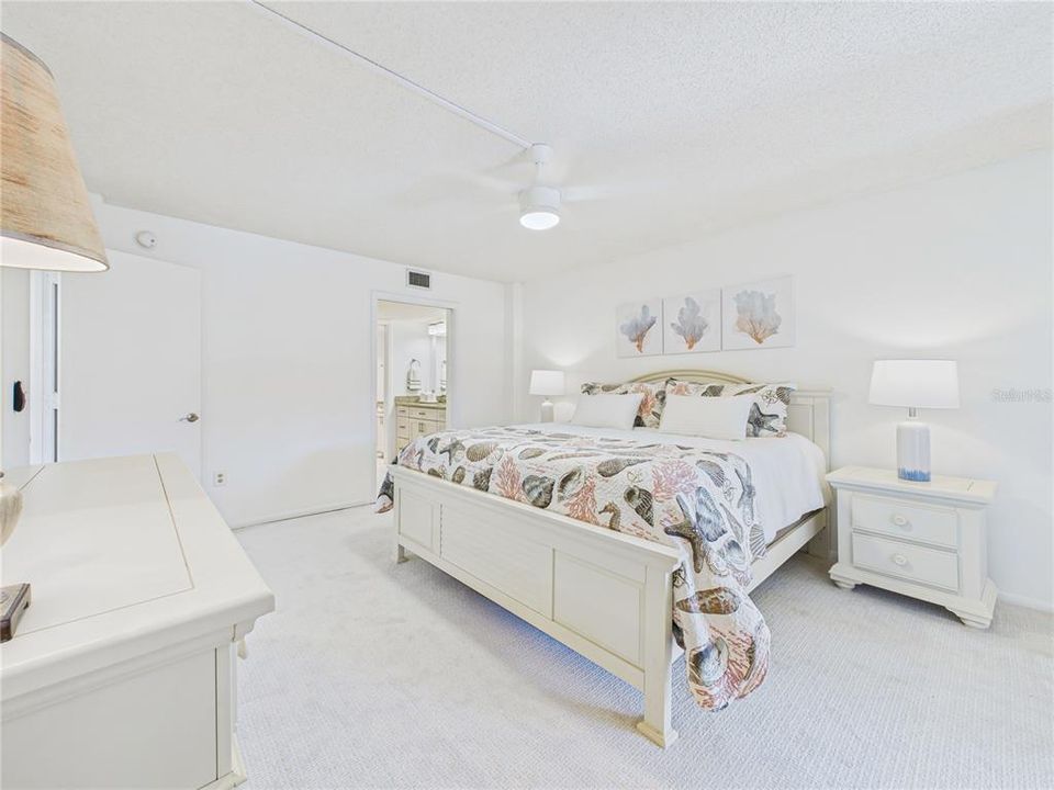 For Sale: $620,000 (2 beds, 2 baths, 1303 Square Feet)