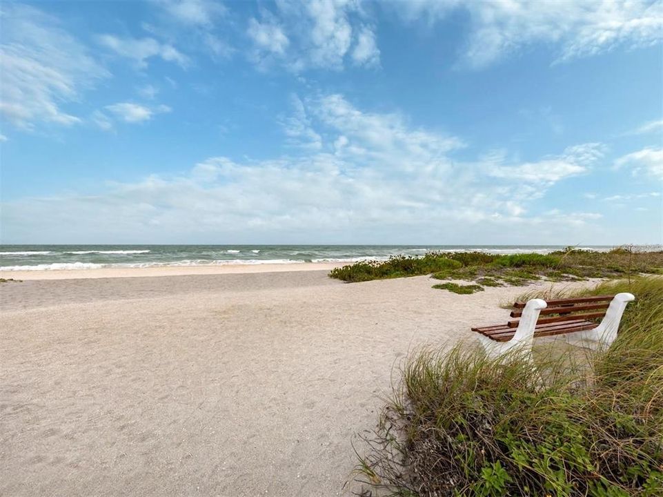 For Sale: $620,000 (2 beds, 2 baths, 1303 Square Feet)