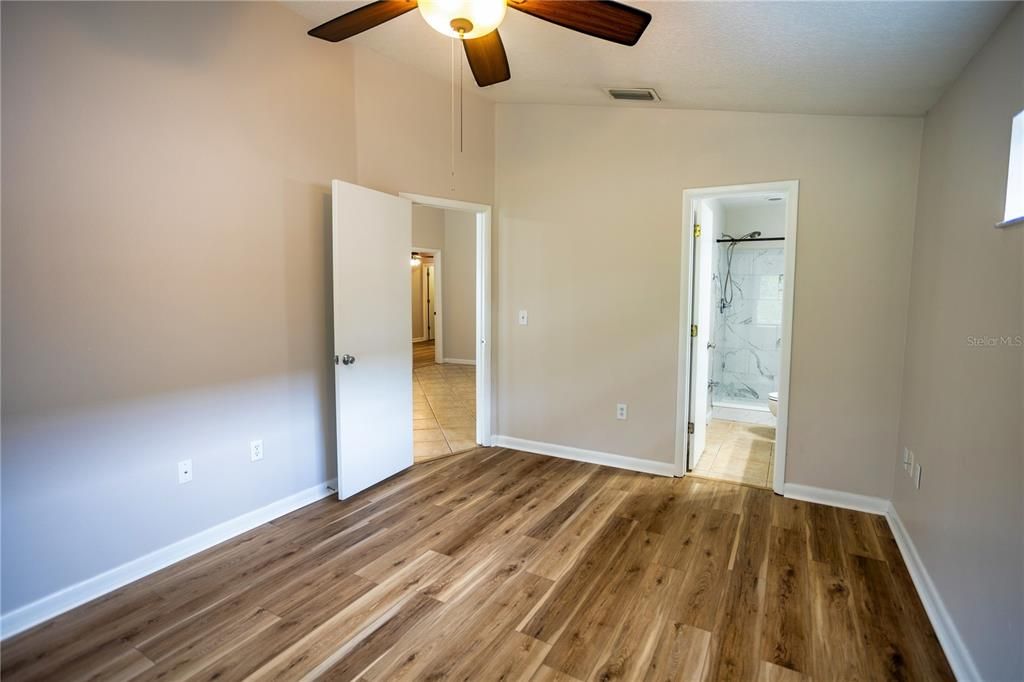 En Venta: $339,990 (3 camas, 2 baños, 1379 Pies cuadrados)