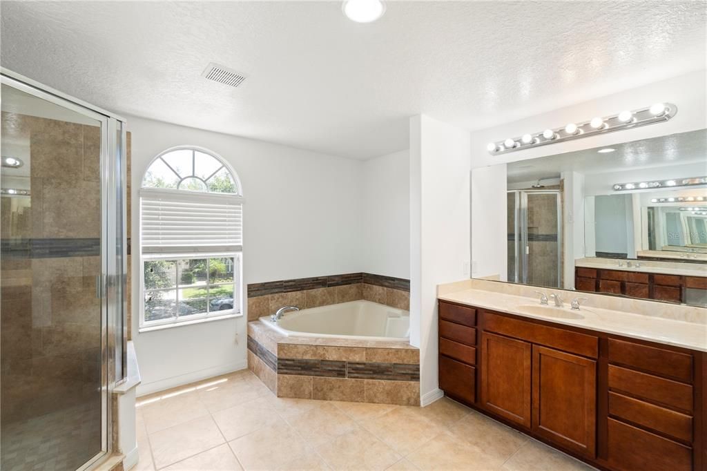 待售: $559,999 (4 贝兹, 2 浴室, 3034 平方英尺)