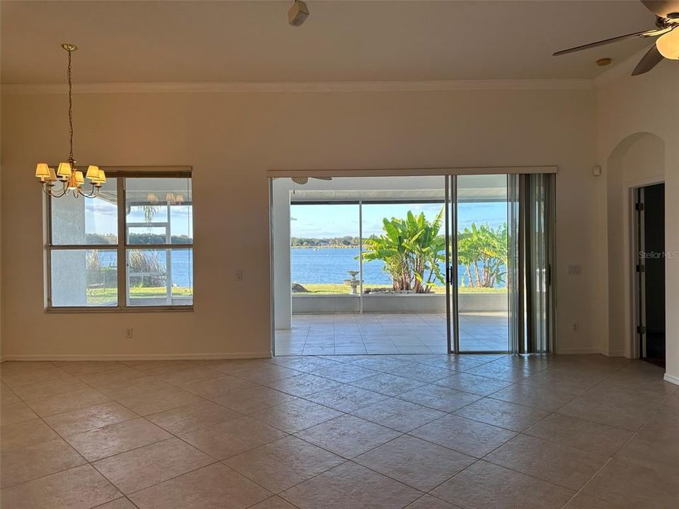 En Venta: $549,000 (4 camas, 3 baños, 2280 Pies cuadrados)