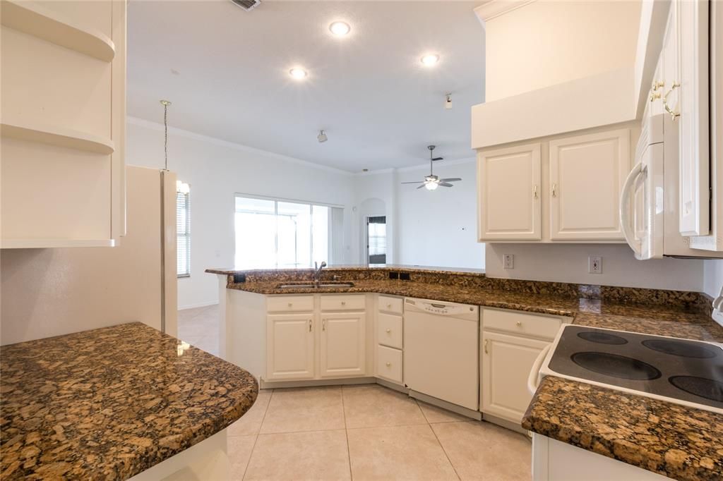 En Venta: $549,000 (4 camas, 3 baños, 2280 Pies cuadrados)