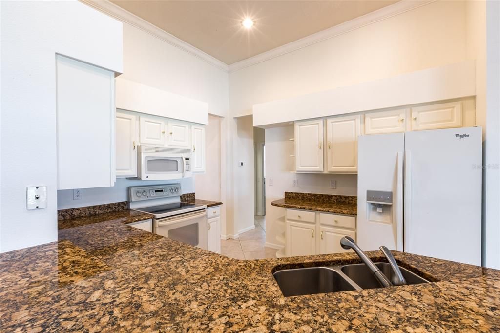 En Venta: $549,000 (4 camas, 3 baños, 2280 Pies cuadrados)