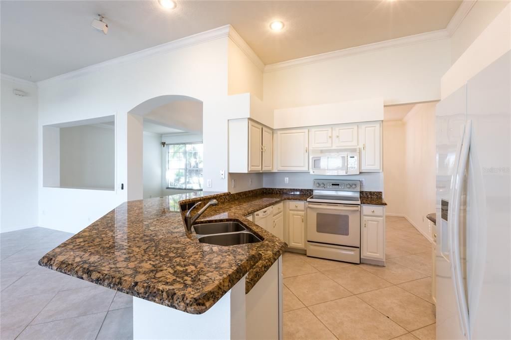 En Venta: $549,000 (4 camas, 3 baños, 2280 Pies cuadrados)