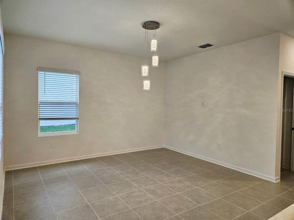 For Rent: $2,500 (3 beds, 2 baths, 1755 Square Feet)