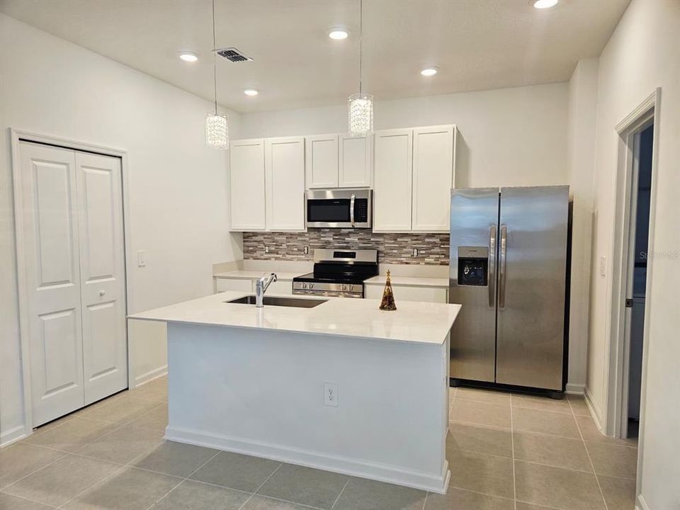 For Rent: $2,500 (3 beds, 2 baths, 1755 Square Feet)