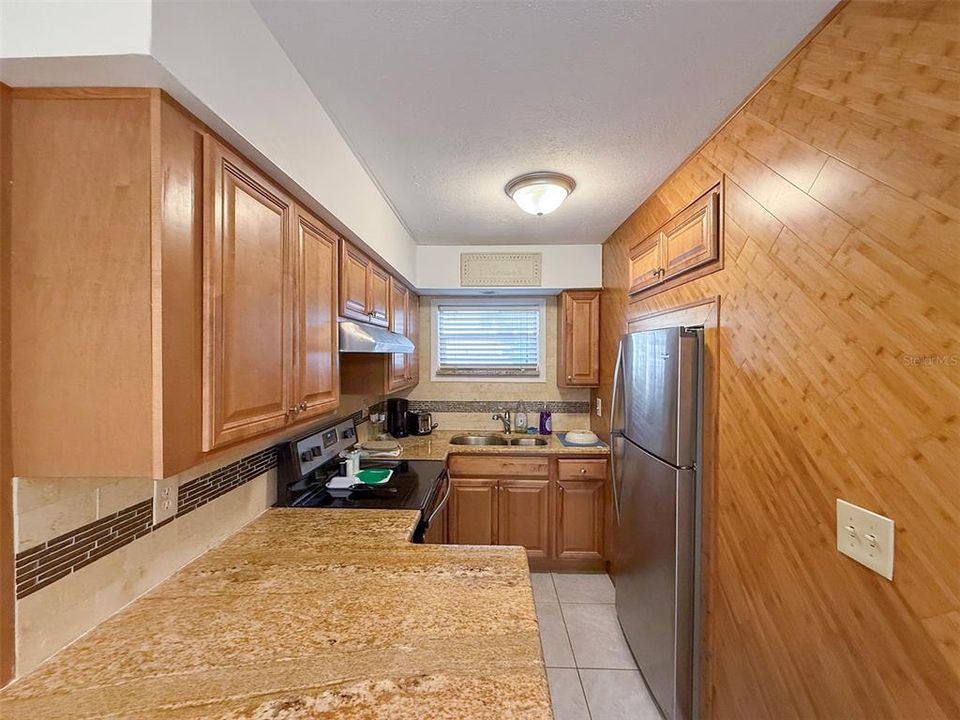 For Rent: $3,200 (2 beds, 2 baths, 918 Square Feet)