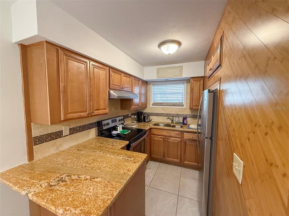 For Rent: $3,200 (2 beds, 2 baths, 918 Square Feet)