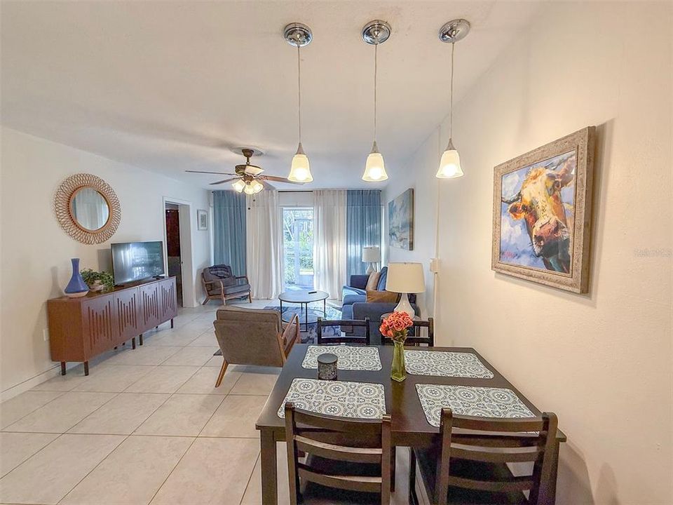 For Rent: $3,200 (2 beds, 2 baths, 918 Square Feet)