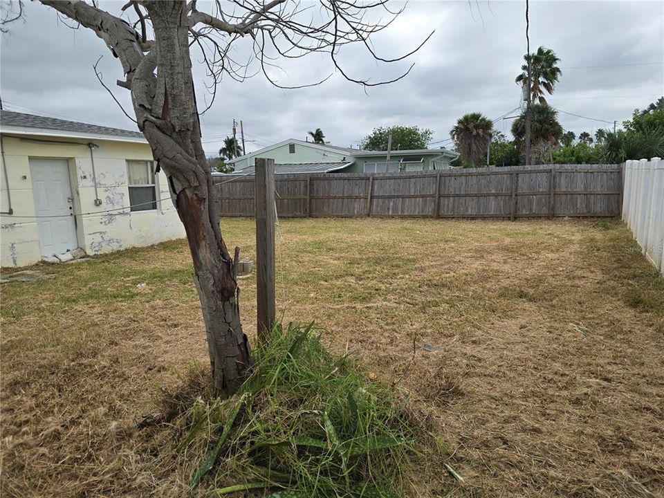 For Sale: $299,000 (2 beds, 0 baths, 1008 Square Feet)