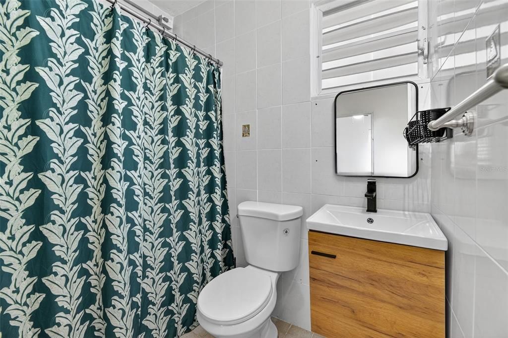 На продажу: $849,000 (8 спален, 5 ванн, 3200 Квадратных фут)