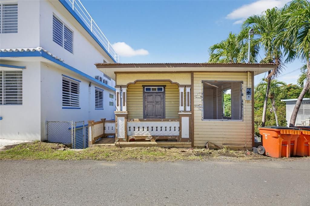 На продажу: $849,000 (8 спален, 5 ванн, 3200 Квадратных фут)