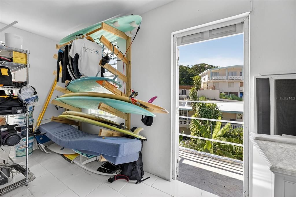 На продажу: $849,000 (8 спален, 5 ванн, 3200 Квадратных фут)