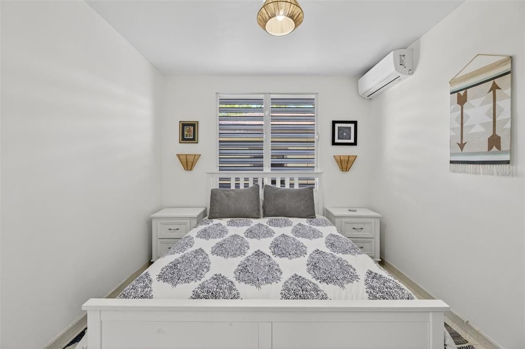 На продажу: $849,000 (8 спален, 5 ванн, 3200 Квадратных фут)