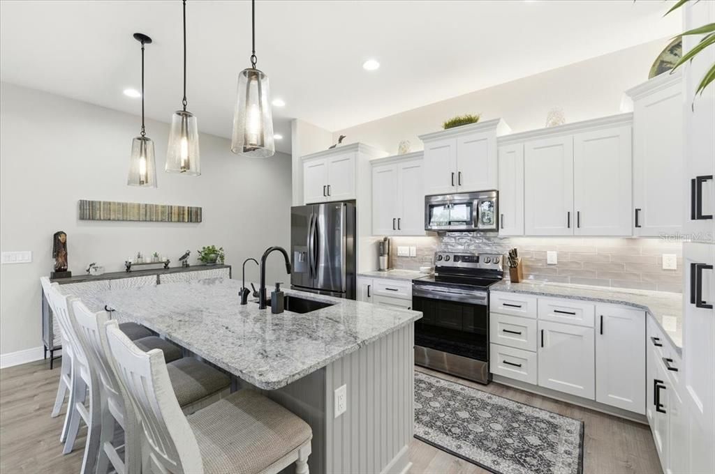 待售: $599,000 (2 贝兹, 2 浴室, 1255 平方英尺)