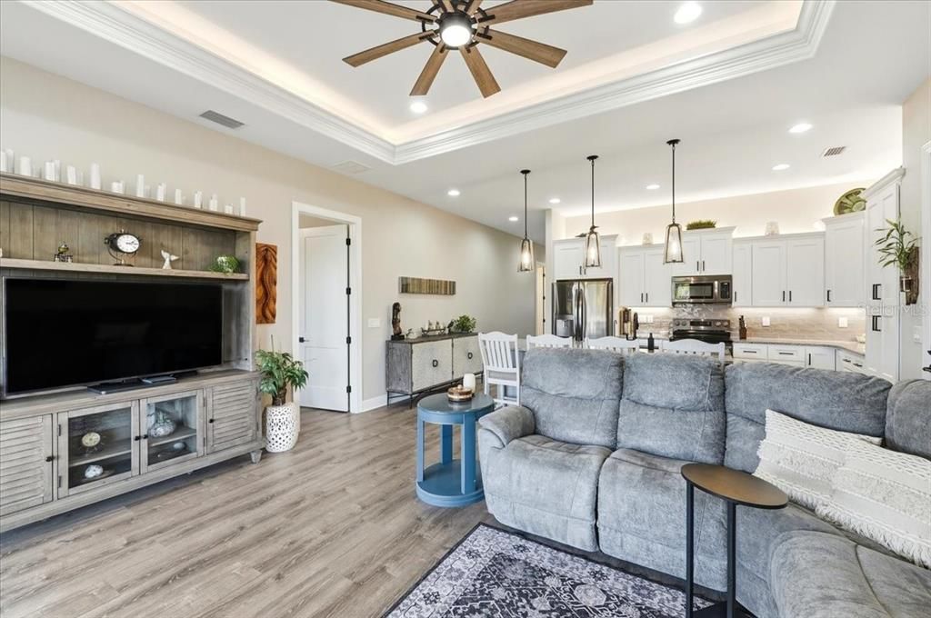 待售: $599,000 (2 贝兹, 2 浴室, 1255 平方英尺)