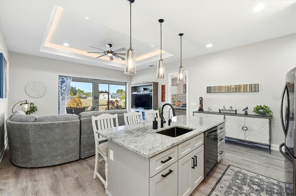 待售: $599,000 (2 贝兹, 2 浴室, 1255 平方英尺)