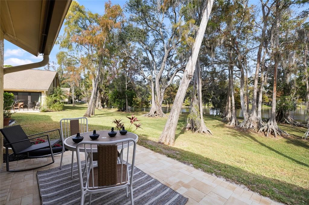 合同活跃: $267,500 (2 贝兹, 2 浴室, 960 平方英尺)