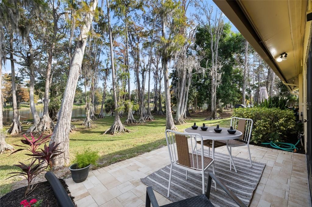 合同活跃: $267,500 (2 贝兹, 2 浴室, 960 平方英尺)