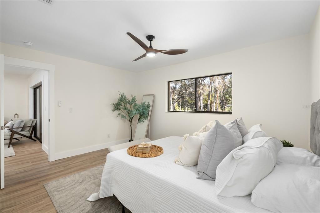 合同活跃: $267,500 (2 贝兹, 2 浴室, 960 平方英尺)