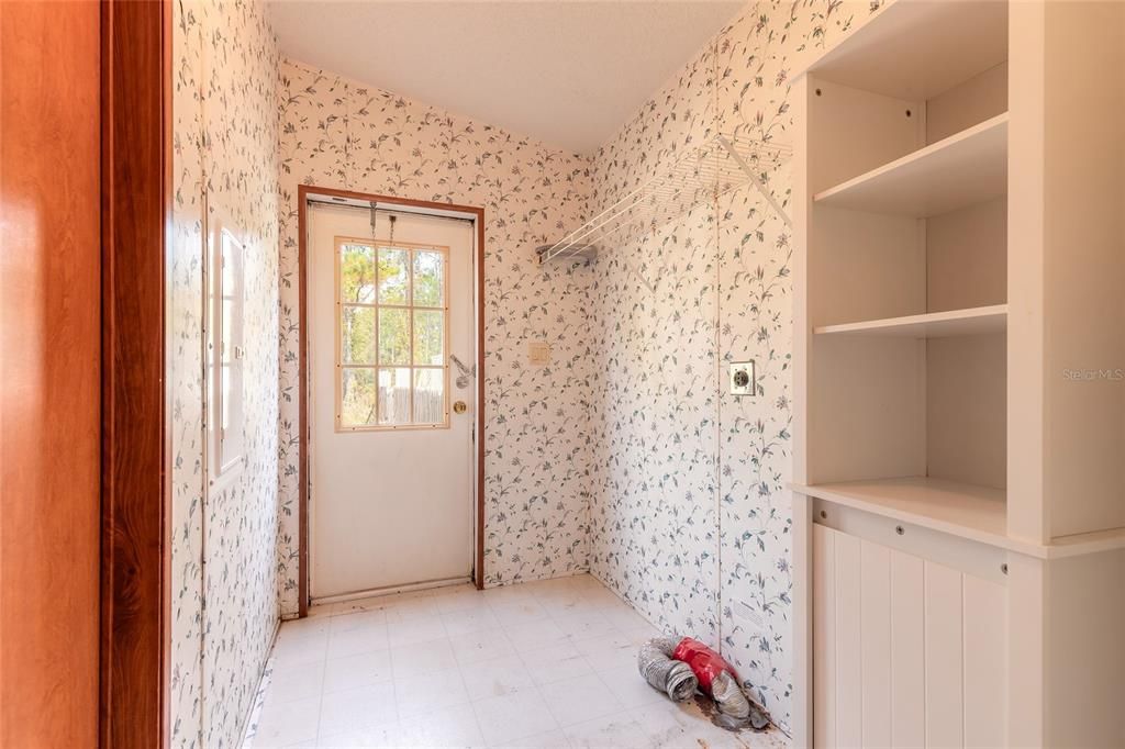 For Sale: $199,900 (2 beds, 2 baths, 1352 Square Feet)