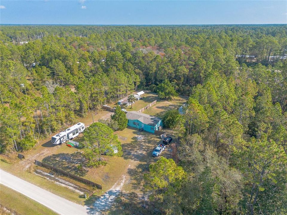 For Sale: $199,900 (2 beds, 2 baths, 1352 Square Feet)