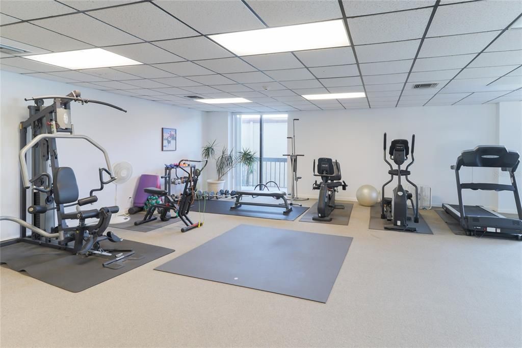 待售: $320,000 (2 贝兹, 2 浴室, 1050 平方英尺)