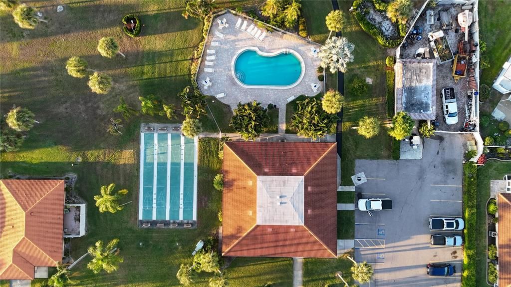 For Sale: $199,900 (1 beds, 1 baths, 752 Square Feet)