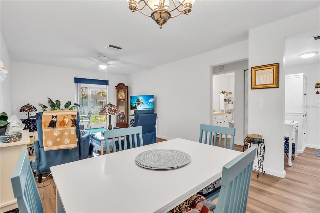 For Sale: $199,900 (1 beds, 1 baths, 752 Square Feet)