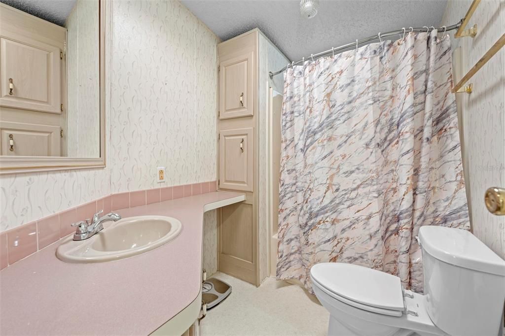 For Sale: $155,000 (2 beds, 2 baths, 1302 Square Feet)