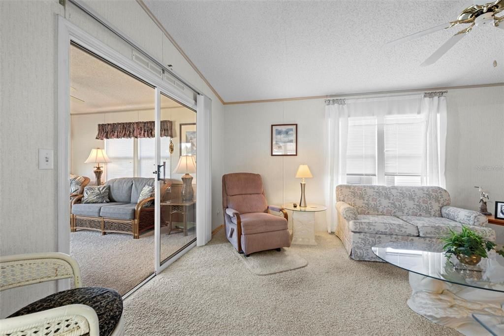 For Sale: $155,000 (2 beds, 2 baths, 1302 Square Feet)