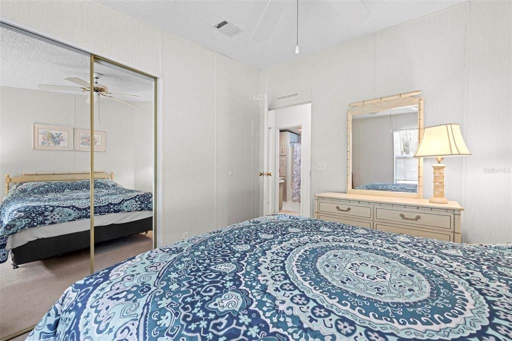 For Sale: $155,000 (2 beds, 2 baths, 1302 Square Feet)