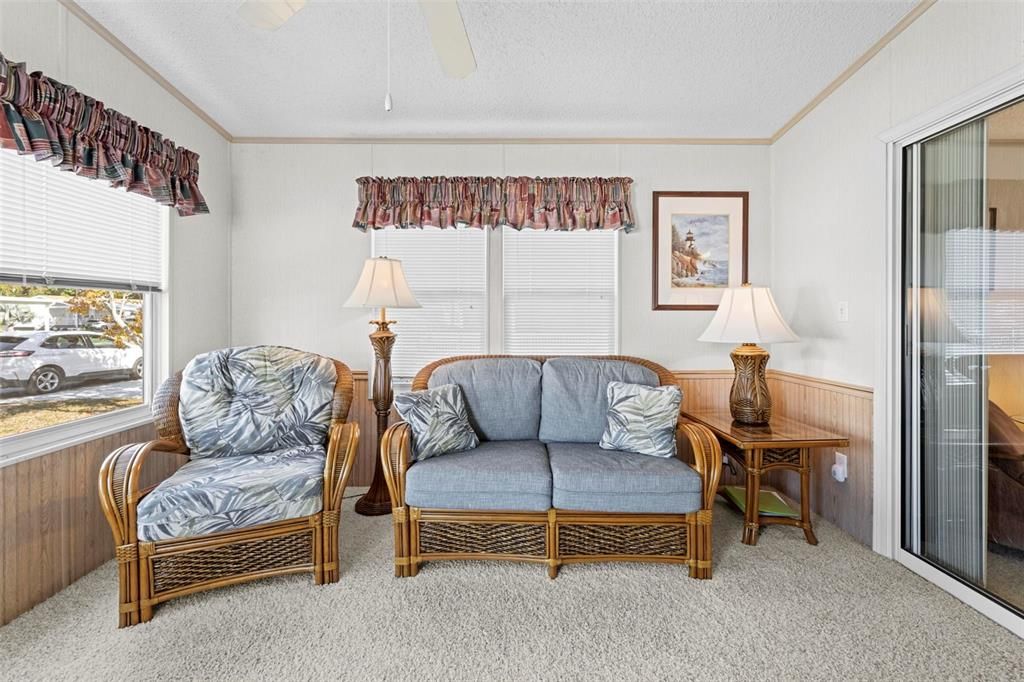 For Sale: $155,000 (2 beds, 2 baths, 1302 Square Feet)