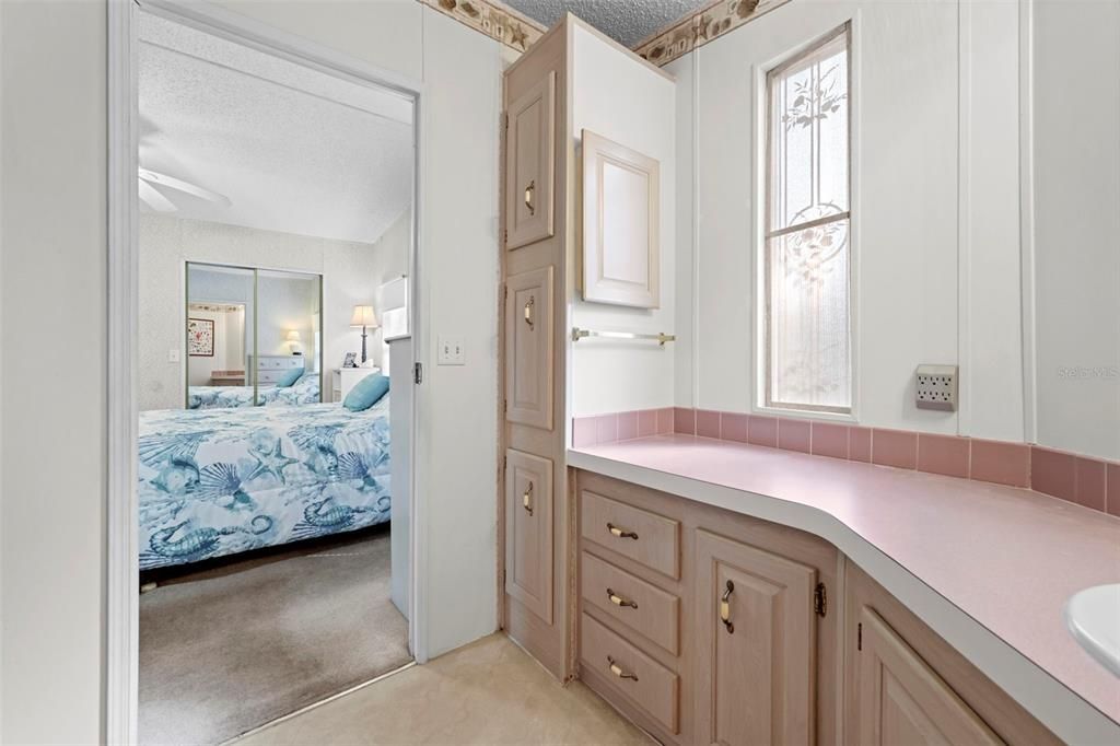 For Sale: $155,000 (2 beds, 2 baths, 1302 Square Feet)