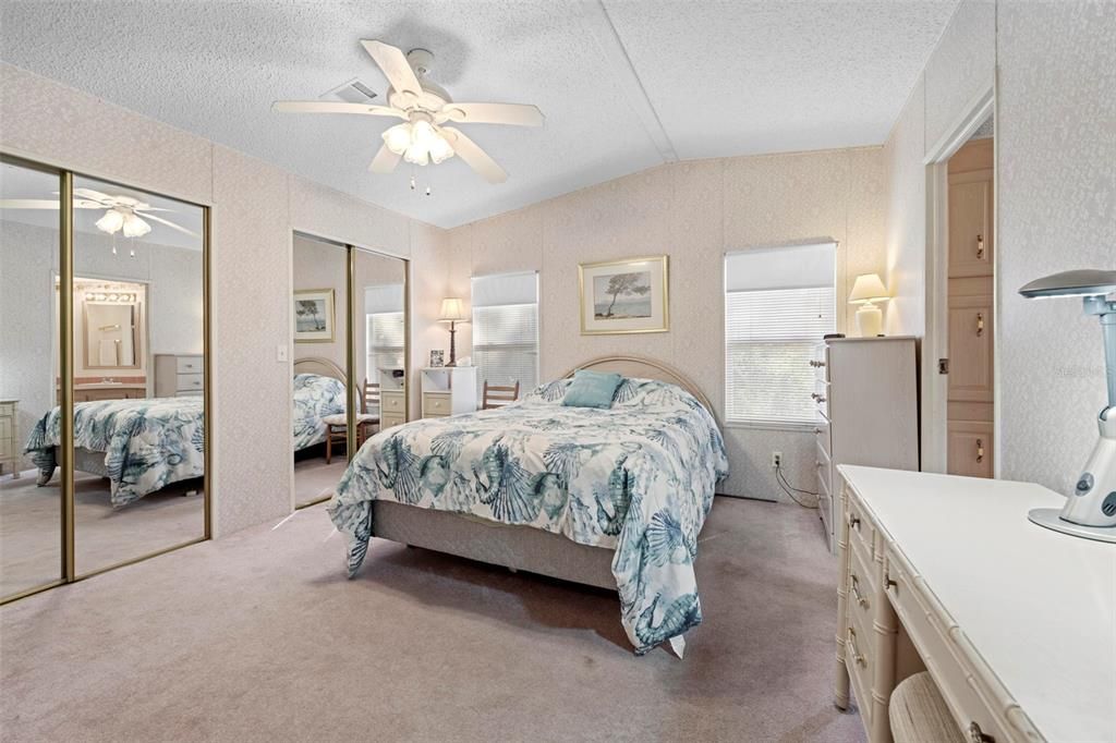 For Sale: $155,000 (2 beds, 2 baths, 1302 Square Feet)