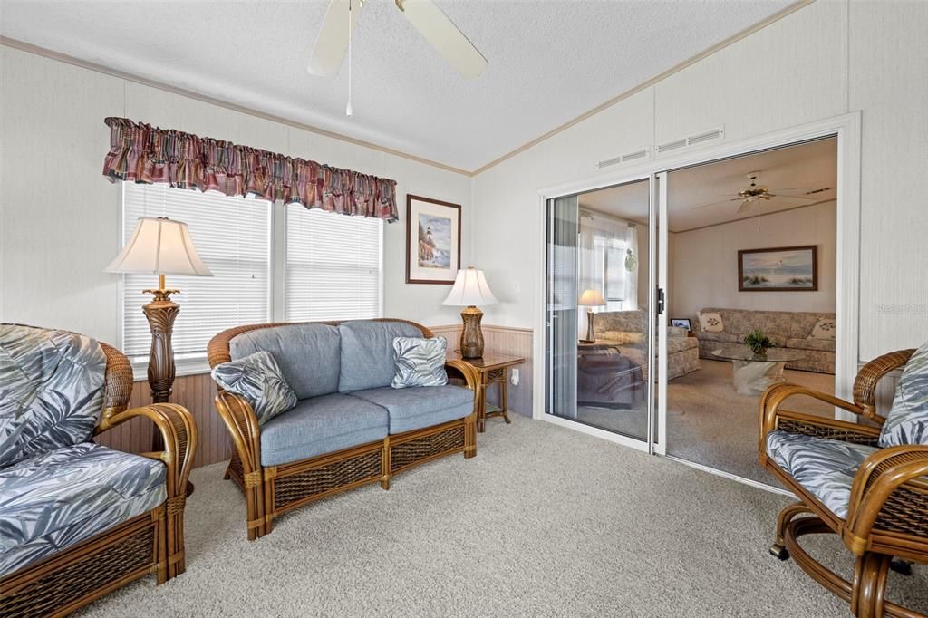 For Sale: $155,000 (2 beds, 2 baths, 1302 Square Feet)