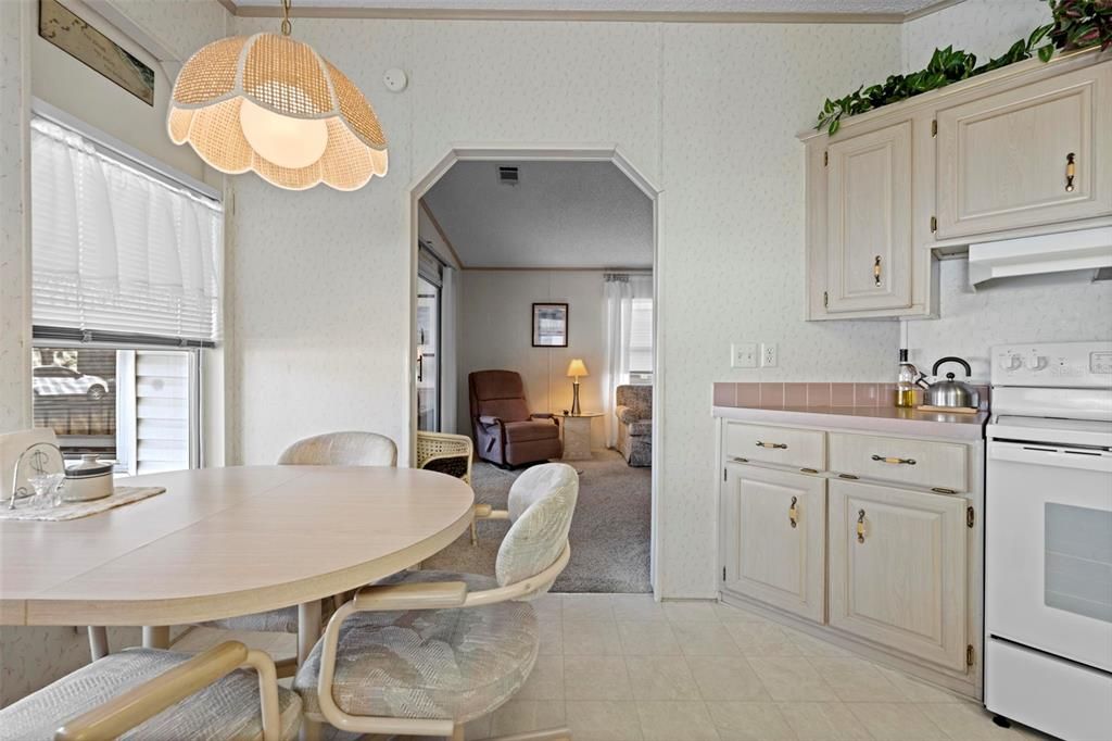 For Sale: $155,000 (2 beds, 2 baths, 1302 Square Feet)