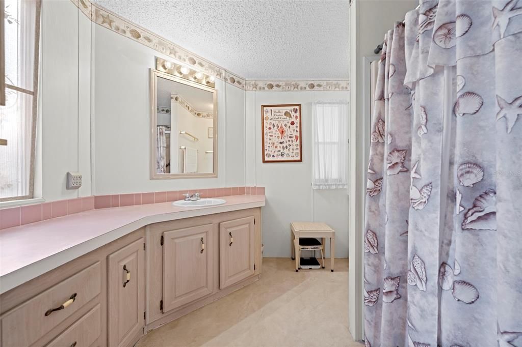 For Sale: $155,000 (2 beds, 2 baths, 1302 Square Feet)