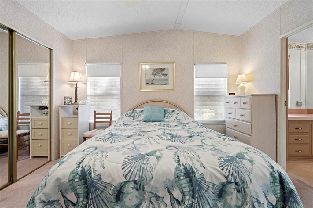 For Sale: $155,000 (2 beds, 2 baths, 1302 Square Feet)