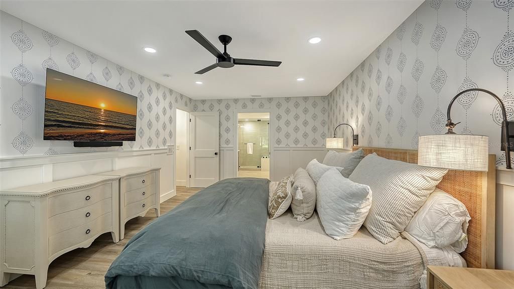 For Sale: $880,000 (2 beds, 2 baths, 1257 Square Feet)