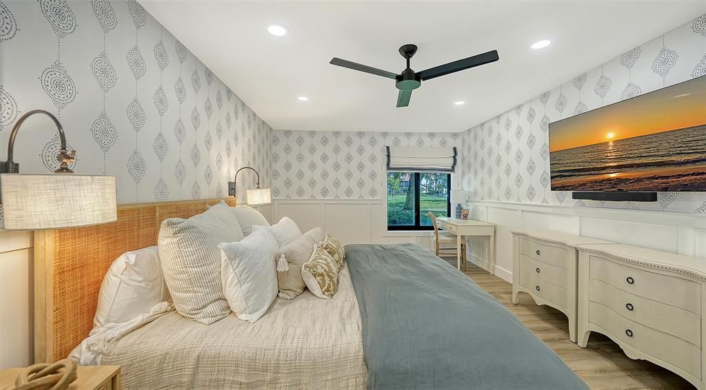 For Sale: $880,000 (2 beds, 2 baths, 1257 Square Feet)