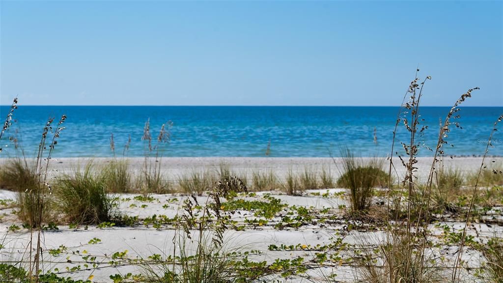 For Sale: $880,000 (2 beds, 2 baths, 1257 Square Feet)