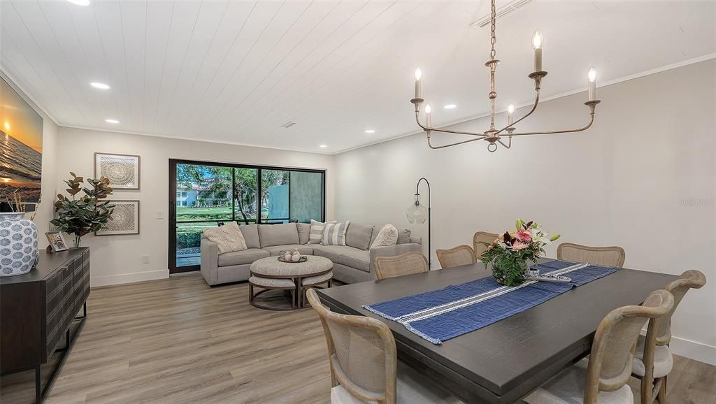 For Sale: $880,000 (2 beds, 2 baths, 1257 Square Feet)