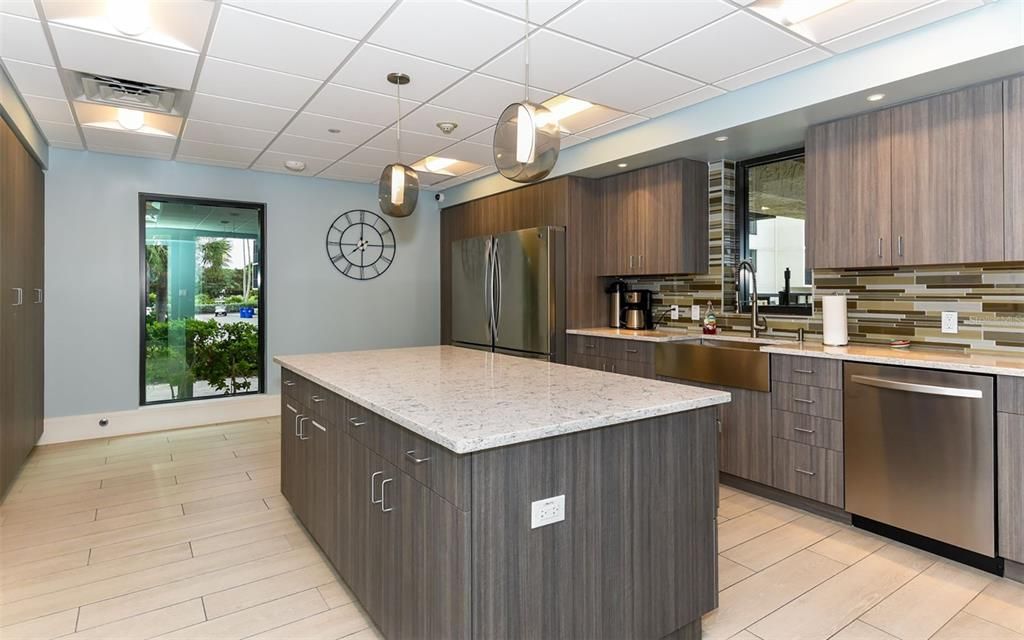 For Sale: $880,000 (2 beds, 2 baths, 1257 Square Feet)