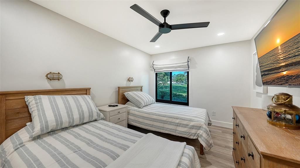 For Sale: $880,000 (2 beds, 2 baths, 1257 Square Feet)