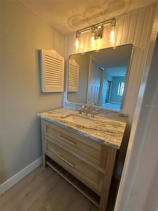 For Sale: $425,000 (2 beds, 2 baths, 1065 Square Feet)